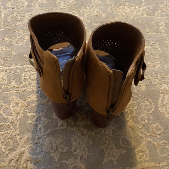 Dolce Vita Heels - Picture 6 of 7